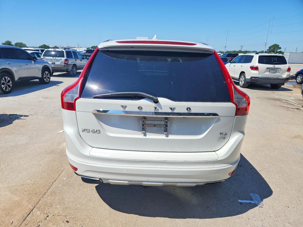 2015 VOLVO XC60 T6 PREMIER+ photo 11