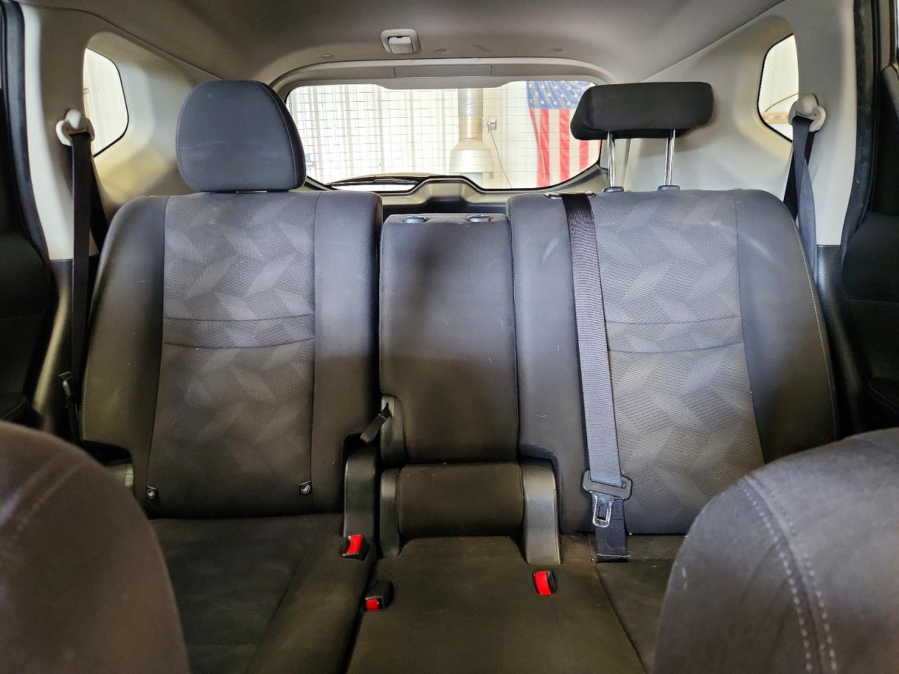 2016 NISSAN ROGUE SV photo 28