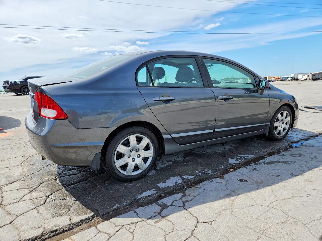 2010 HONDA CIVIC LX photo 3