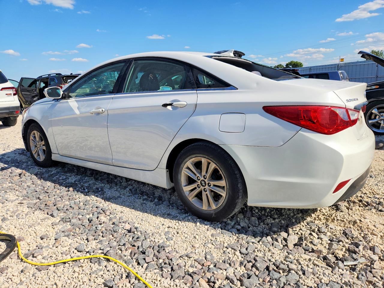 2014 HYUNDAI SONATA GLS photo 4