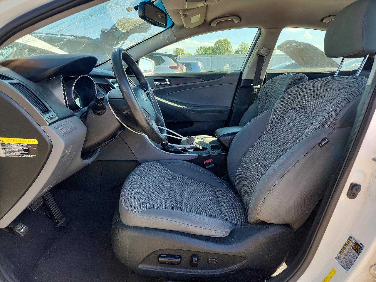 2014 HYUNDAI SONATA GLS photo 19