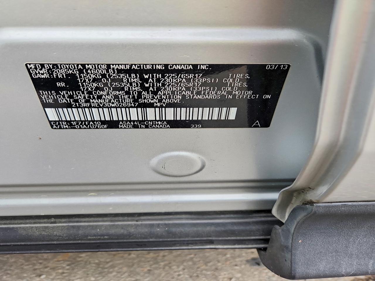 2013 TOYOTA RAV4 XLE photo 37