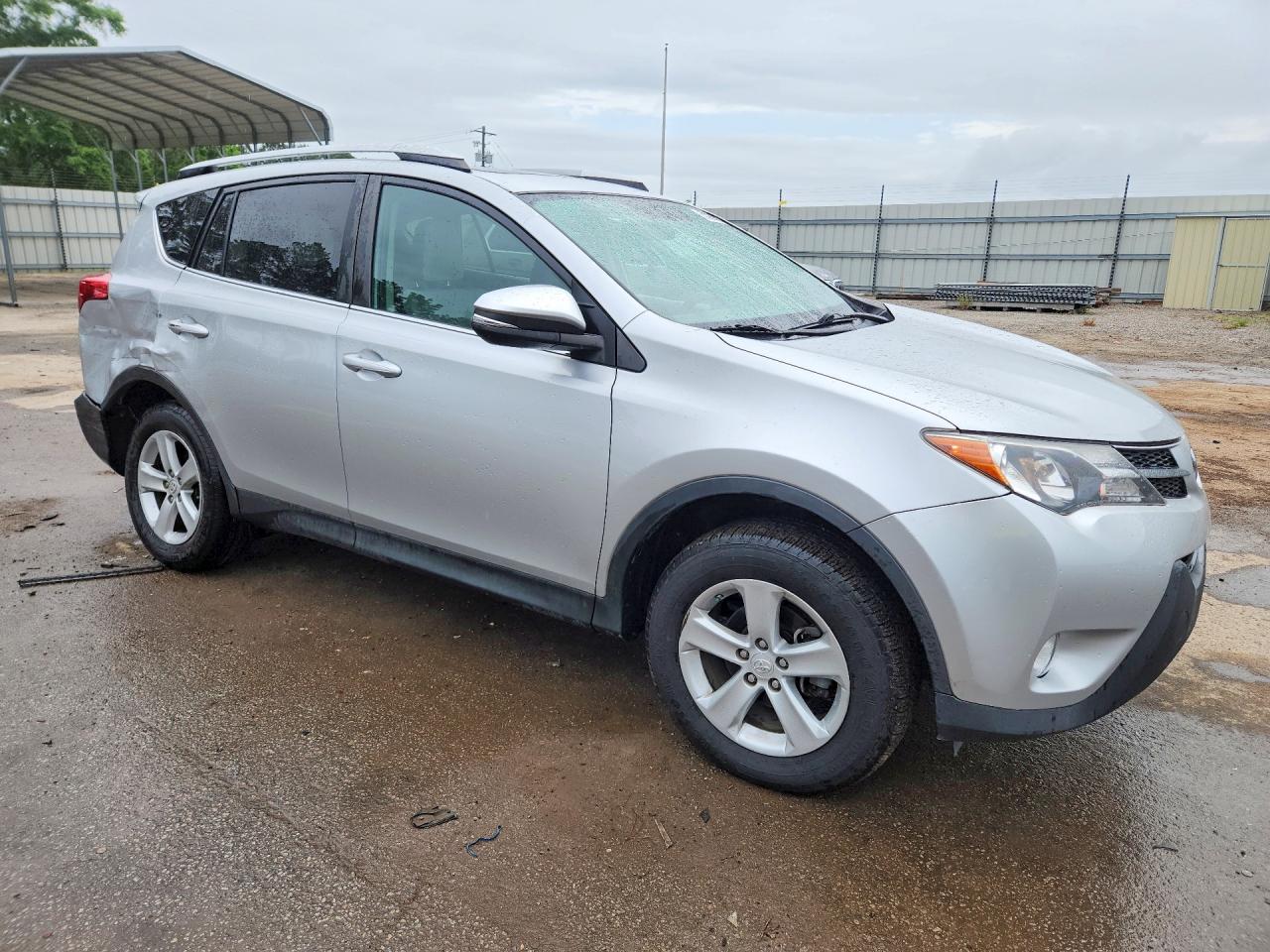 2013 TOYOTA RAV4 XLE photo 10