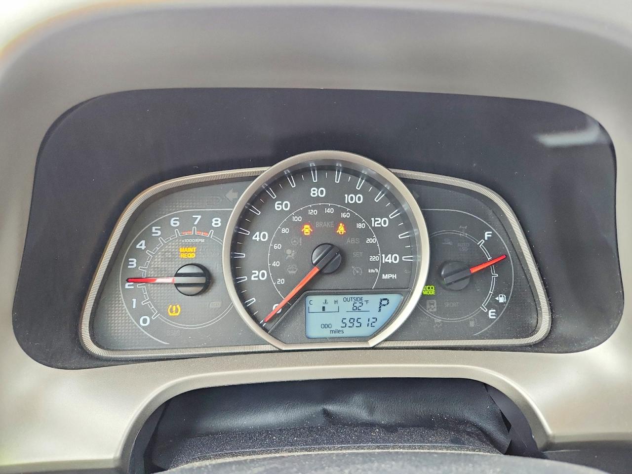 2013 TOYOTA RAV4 XLE photo 25