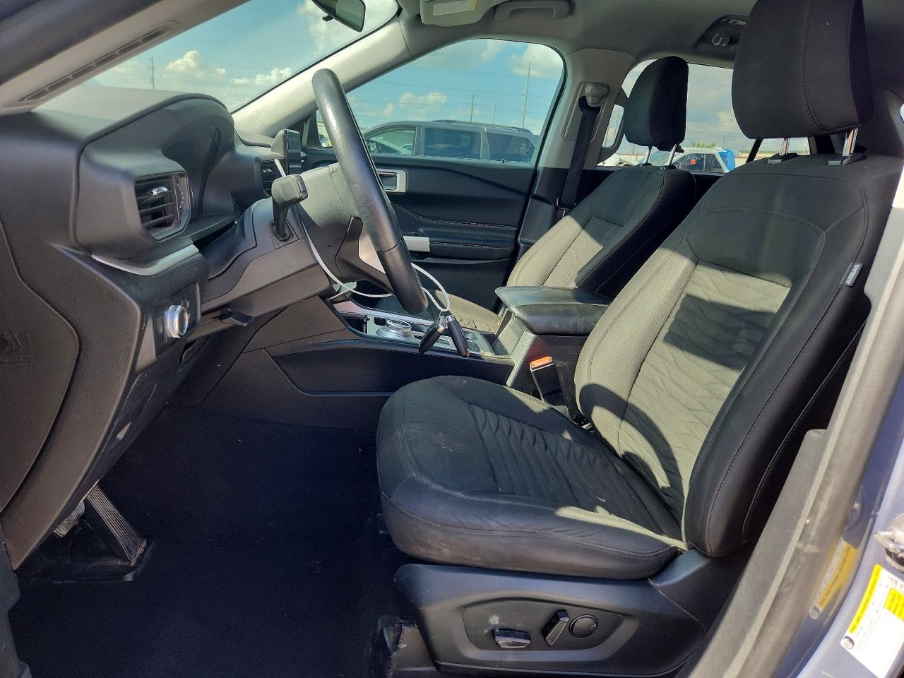 2021 FORD EXPLORER XLT photo 19