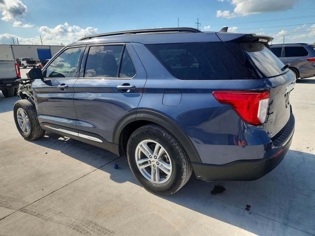 2021 FORD EXPLORER XLT photo 4