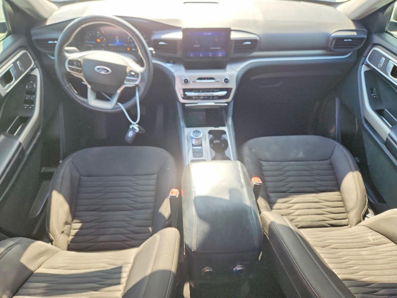 2021 FORD EXPLORER XLT photo 22