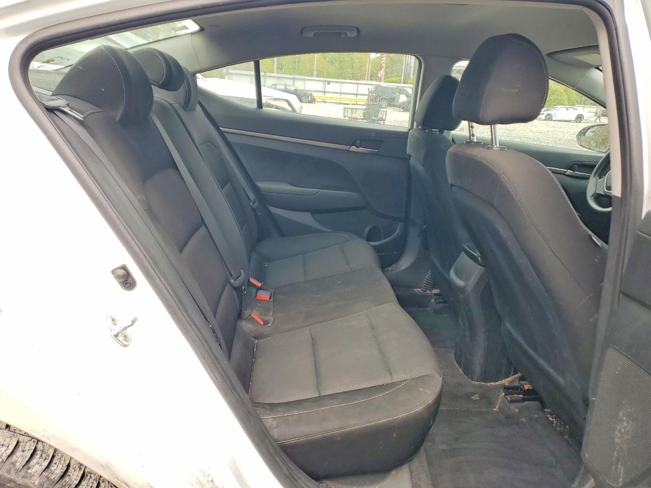 2018 HYUNDAI ELANTRA SE photo 28