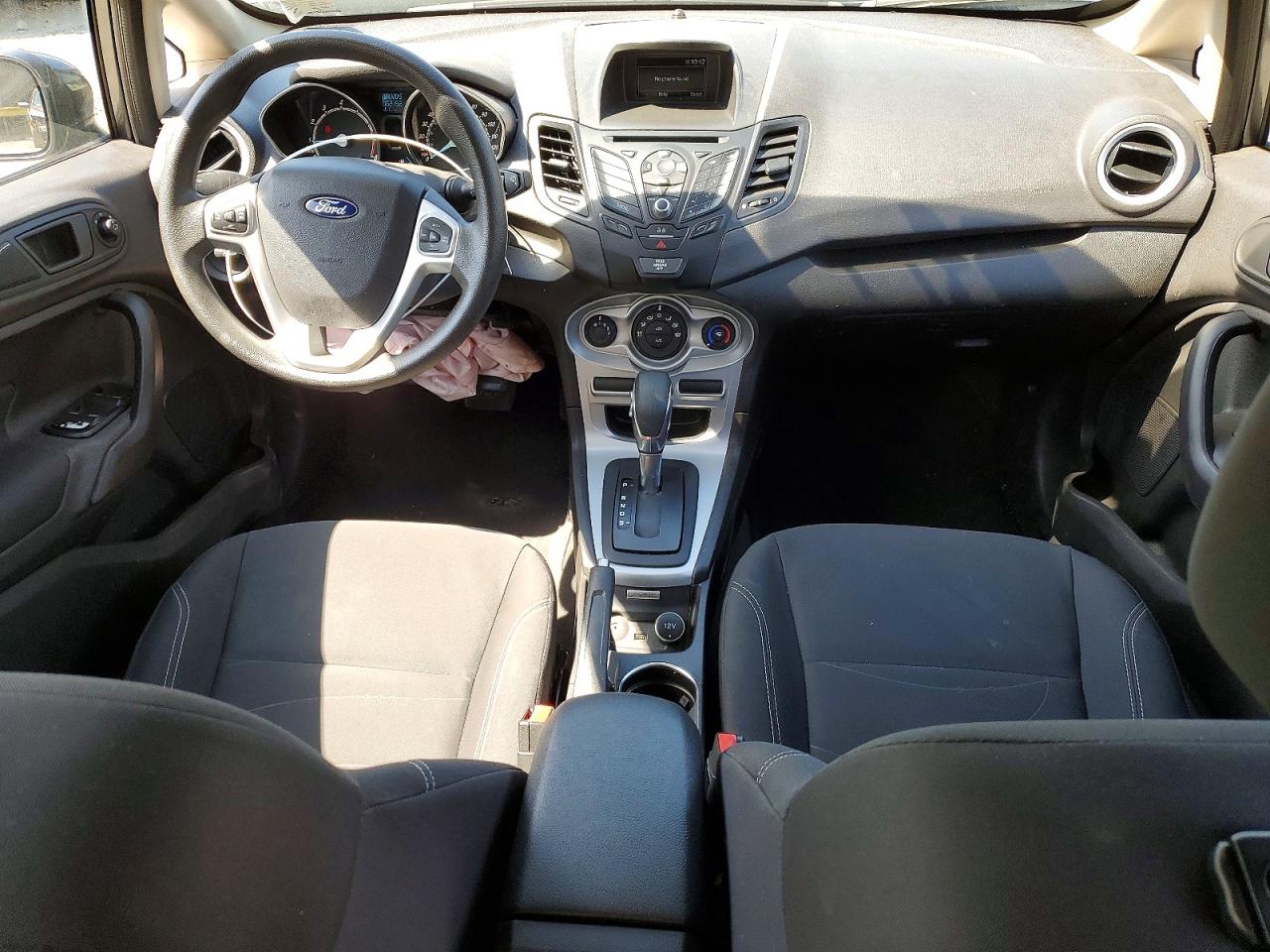 2019 FORD FIESTA SE photo 22