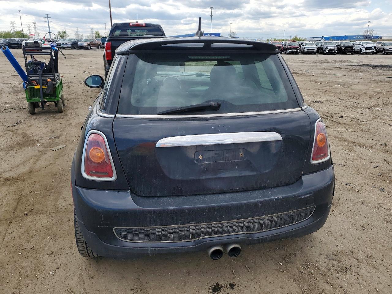 2009 MINI COOPER S photo 11