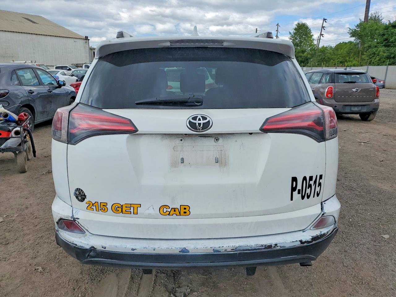 2018 TOYOTA RAV4 photo 11