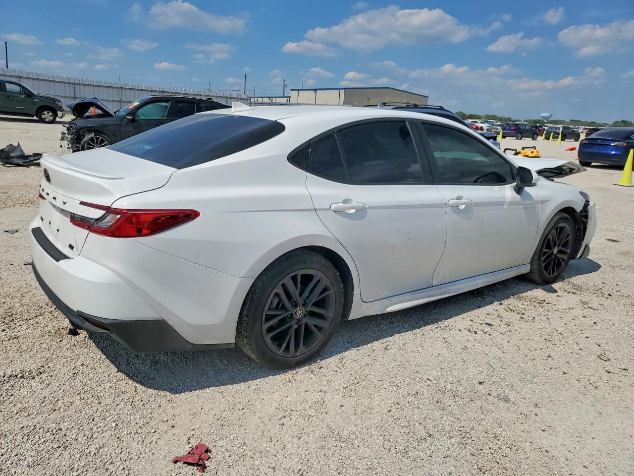 2025 TOYOTA CAMRY SE photo 5