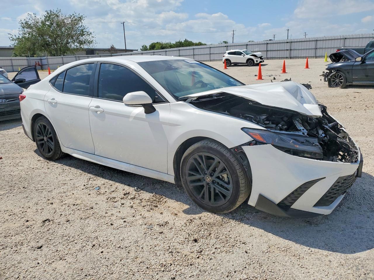 2025 TOYOTA CAMRY SE photo 7