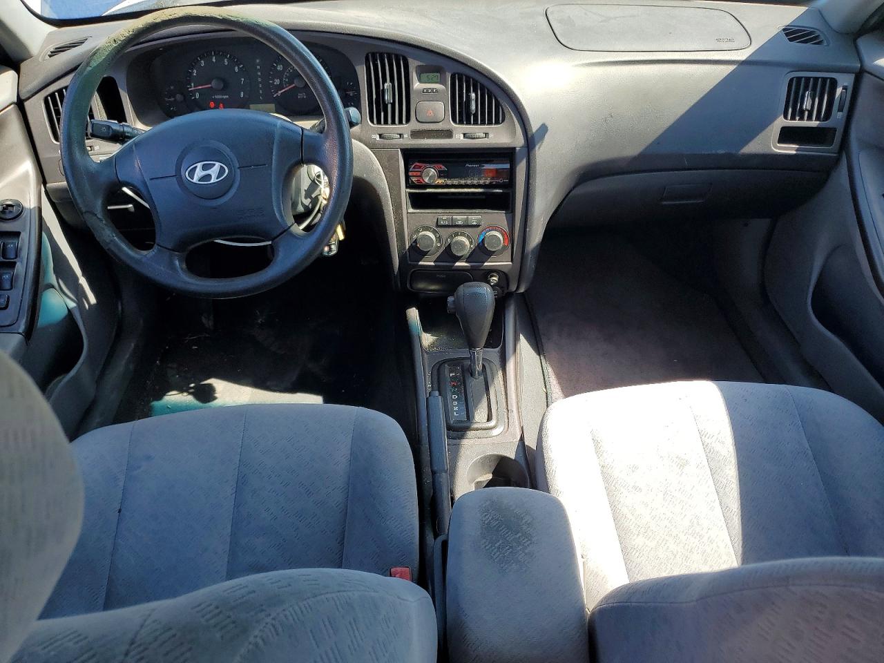 2005 HYUNDAI ELANTRA GLS photo 22