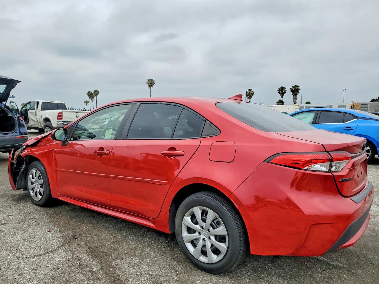 2021 TOYOTA COROLLA LE photo 3