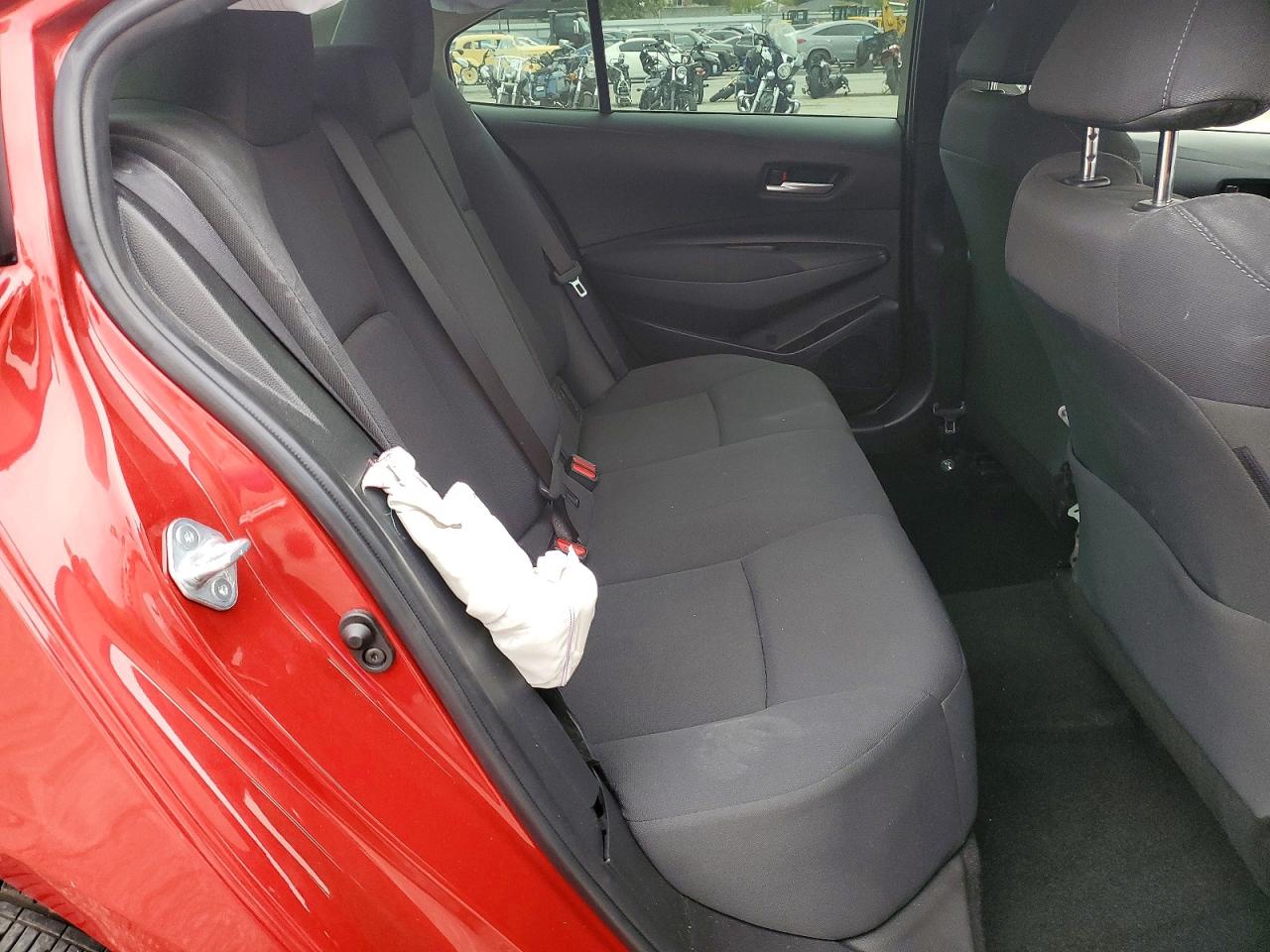 2021 TOYOTA COROLLA LE photo 19