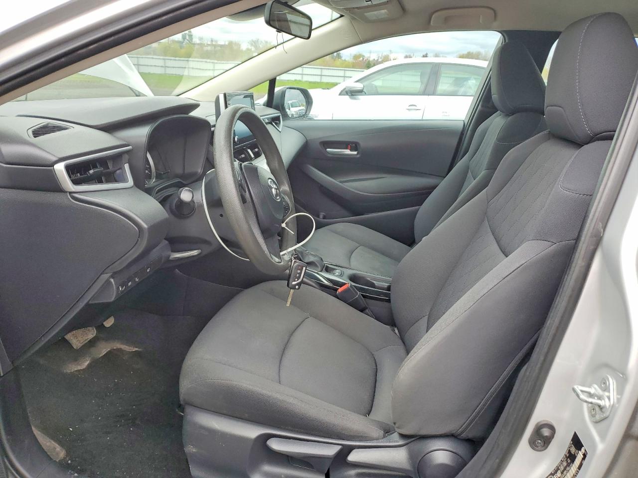 2020 TOYOTA COROLLA LE photo 13