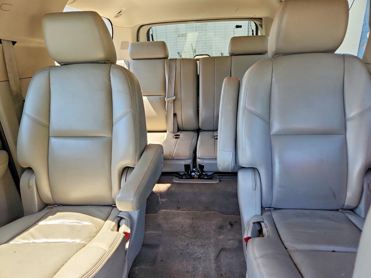 2011 CHEVROLET SUBURBAN C1500 LTZ photo 10