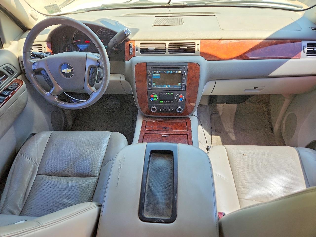 2011 CHEVROLET SUBURBAN C1500 LTZ photo 8