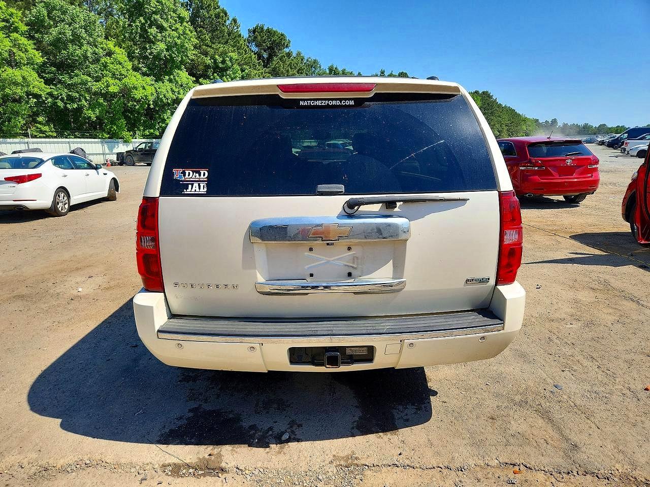 2011 CHEVROLET SUBURBAN C1500 LTZ photo 6