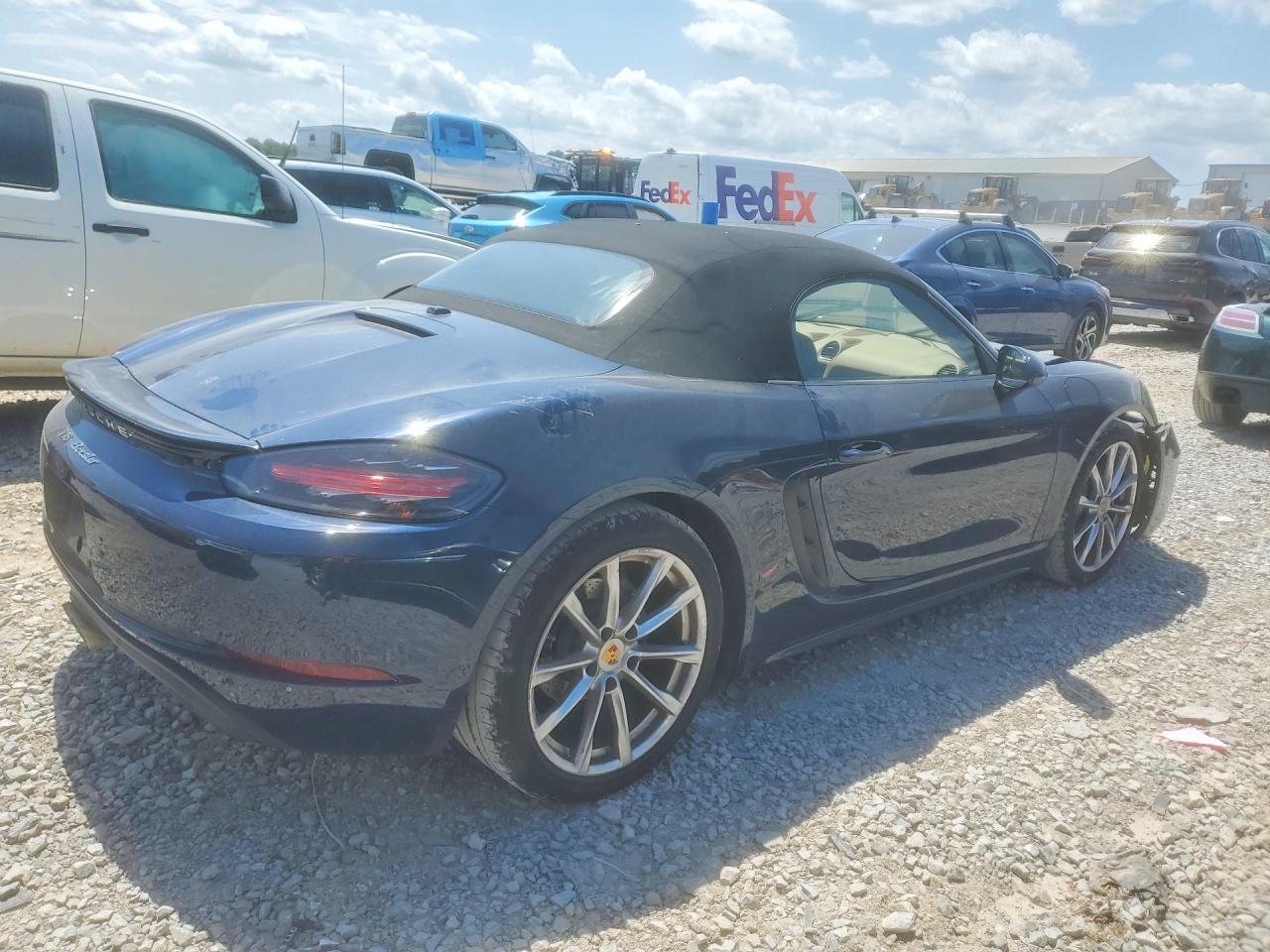 2017 PORSCHE BOXSTER photo 5