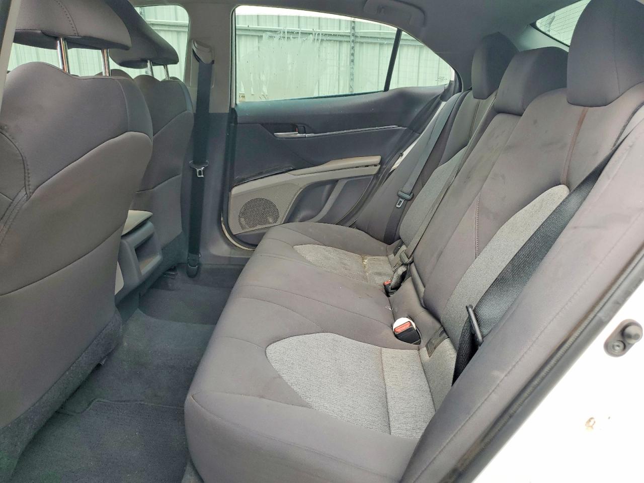 2020 TOYOTA CAMRY LE photo 19