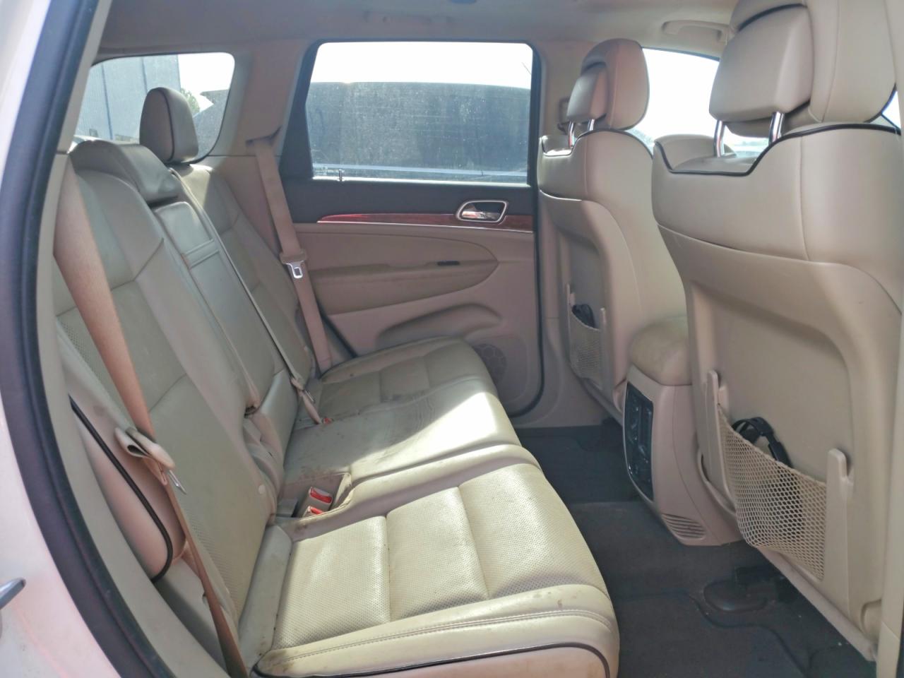 2011 JEEP GRAND CHEROKEE OVERLAND photo 31