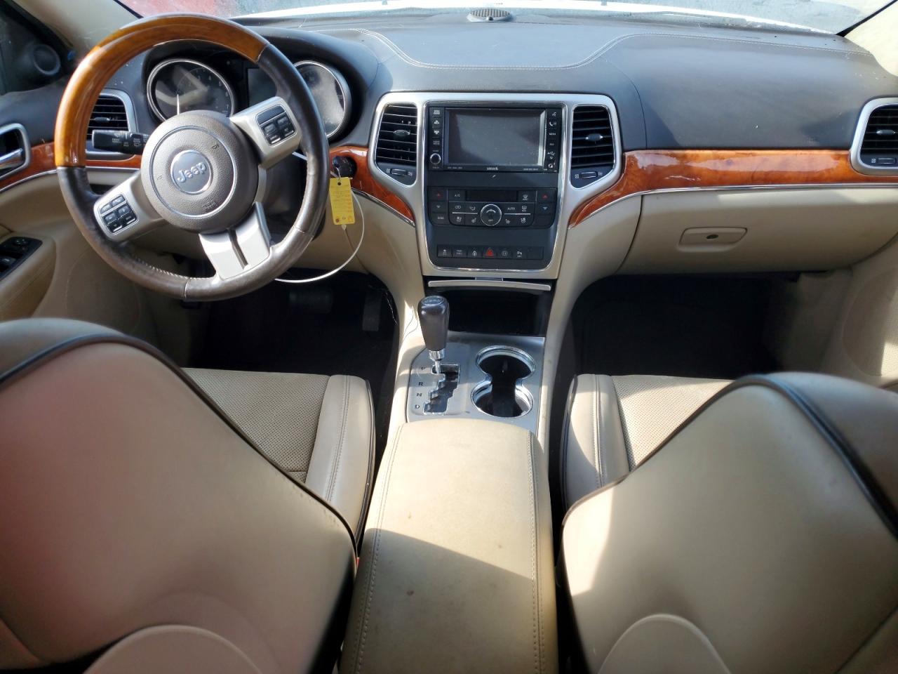 2011 JEEP GRAND CHEROKEE OVERLAND photo 22