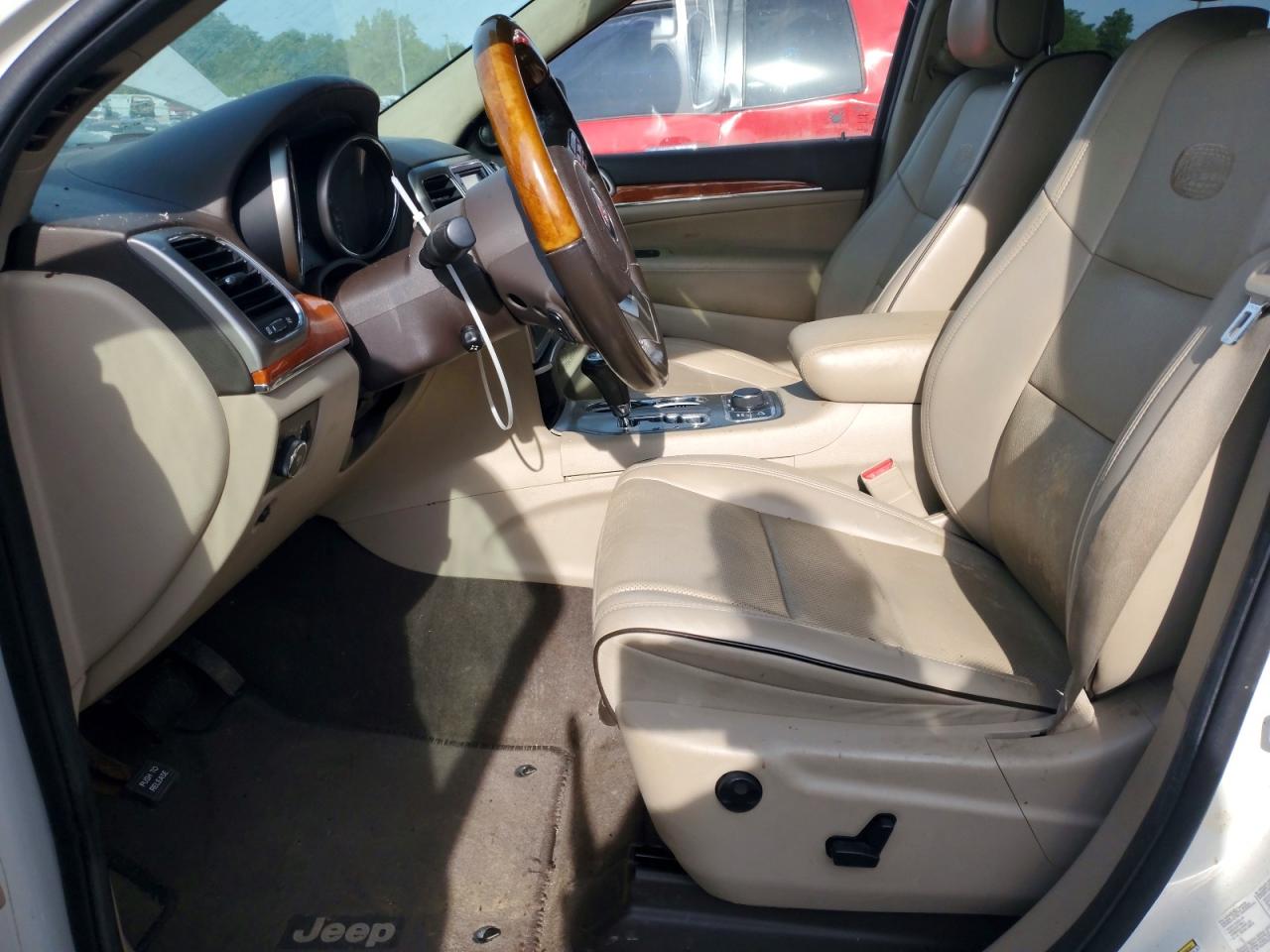 2011 JEEP GRAND CHEROKEE OVERLAND photo 19