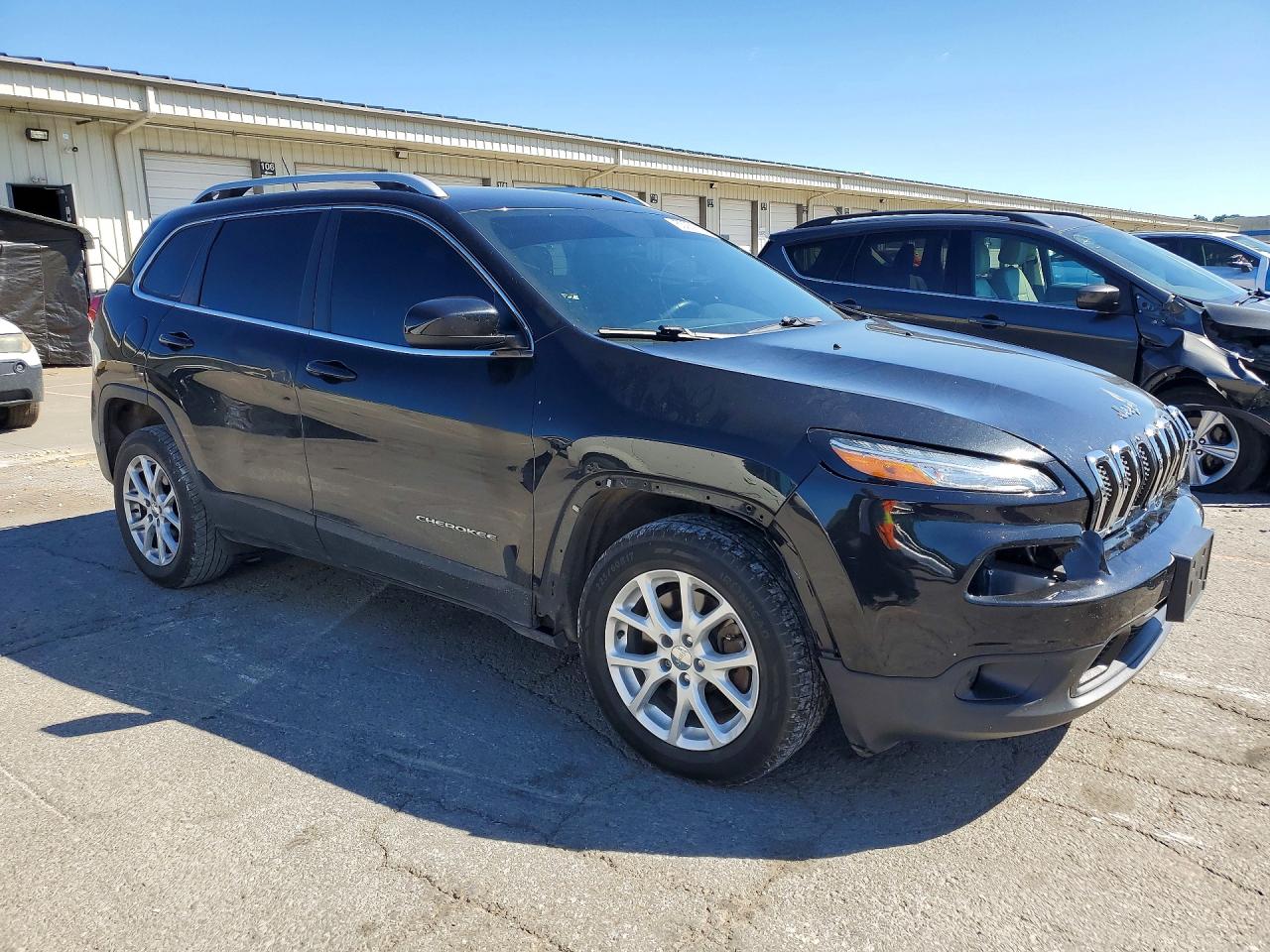 2016 JEEP CHEROKEE LATITUDE photo 7