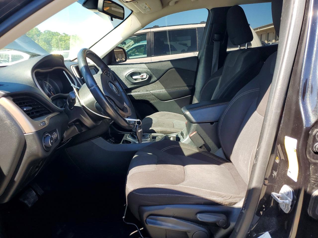 2016 JEEP CHEROKEE LATITUDE photo 13