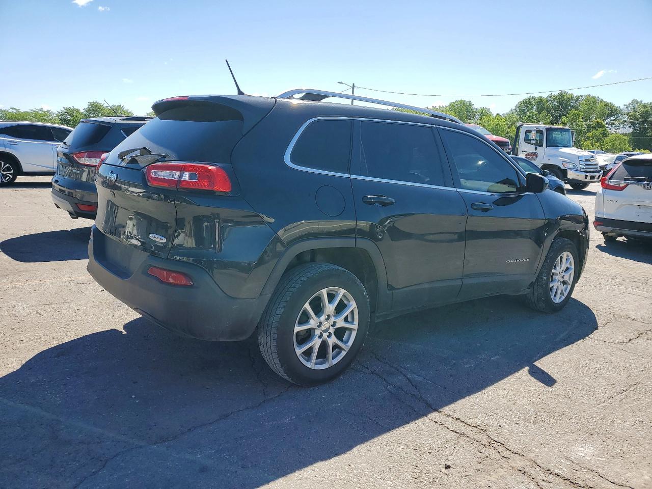 2016 JEEP CHEROKEE LATITUDE photo 5