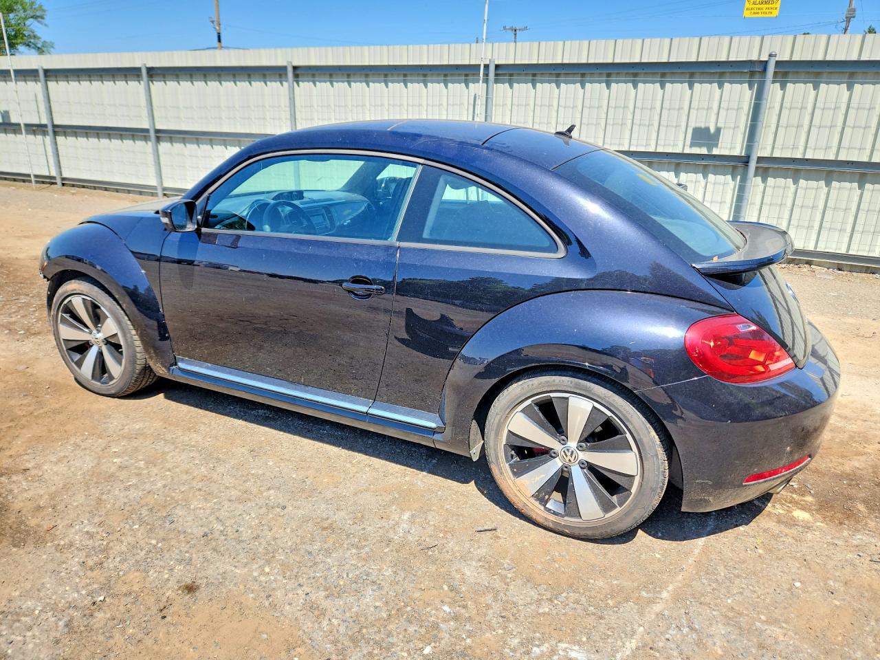 2013 VOLKSWAGEN BEETLE TURBO photo 3