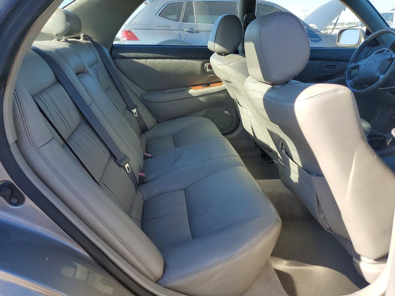 1998 LEXUS ES 300 photo 28