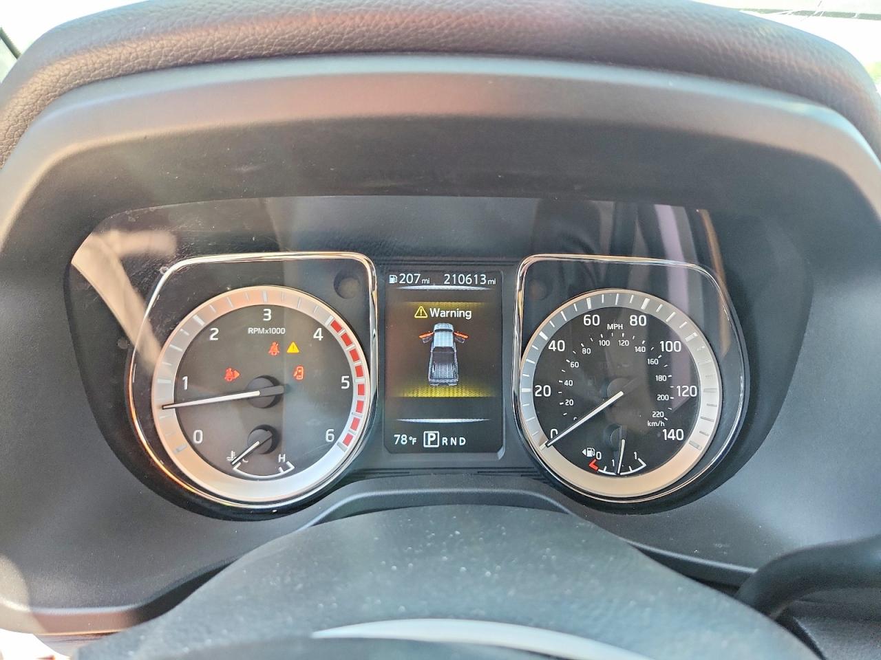 2016 NISSAN TITAN XD SL photo 17