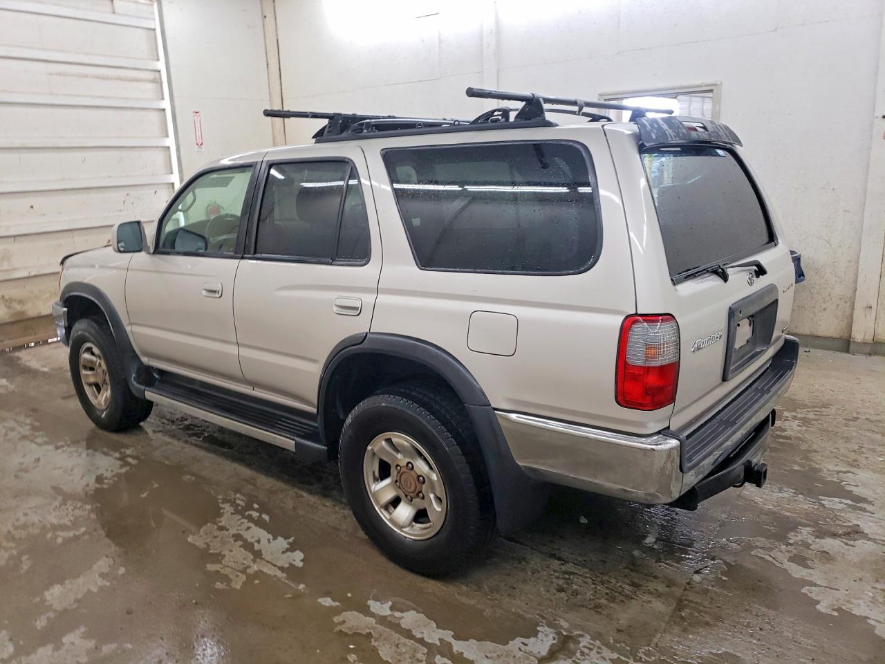 1999 TOYOTA 4RUNNER SR5 photo 2