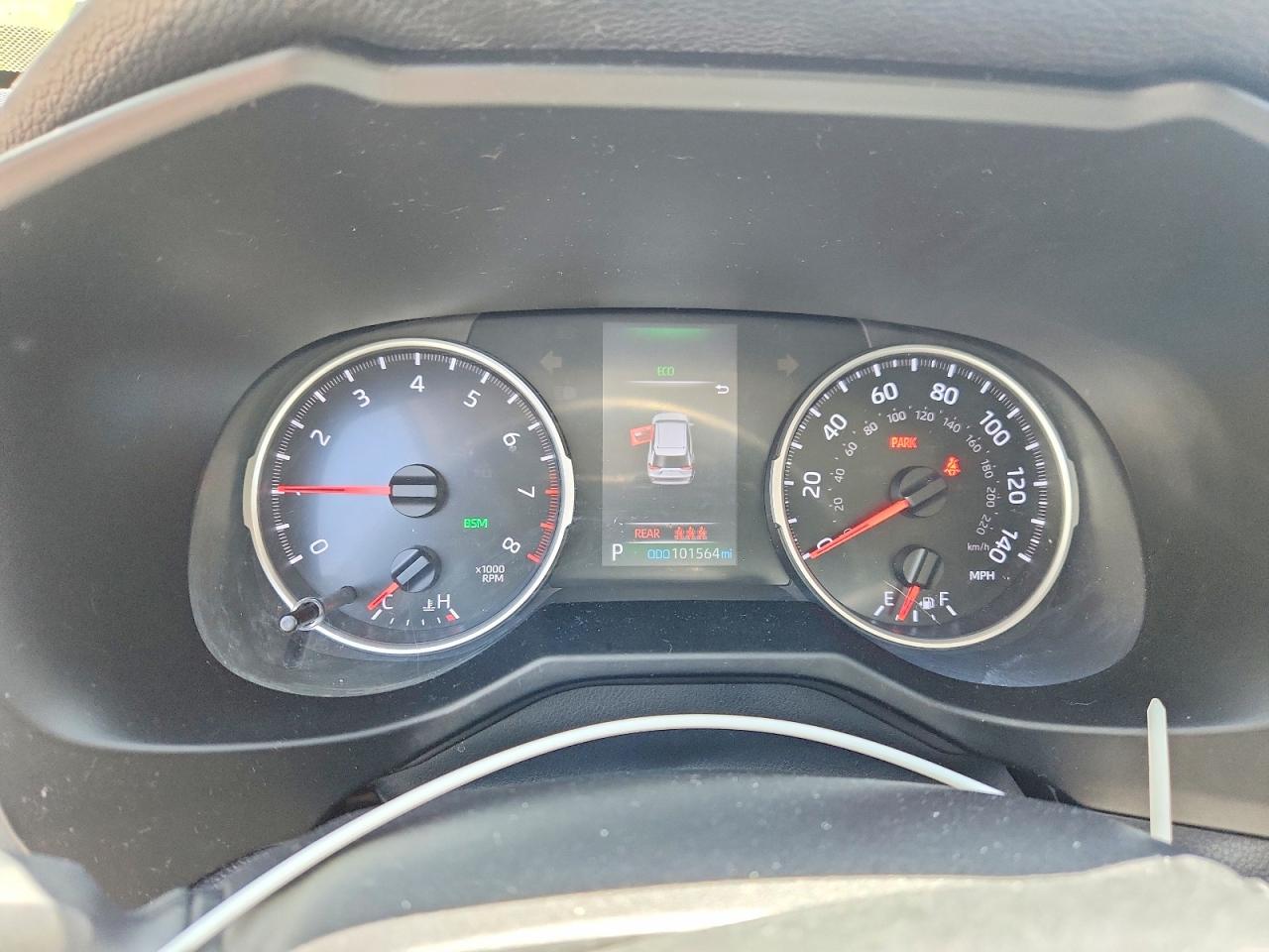 2021 TOYOTA RAV4 XLE photo 17