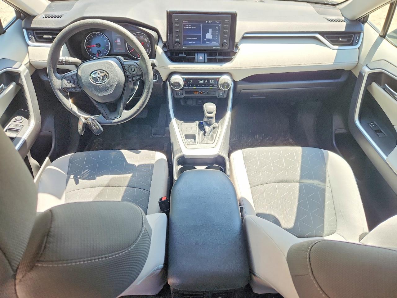 2021 TOYOTA RAV4 XLE photo 15