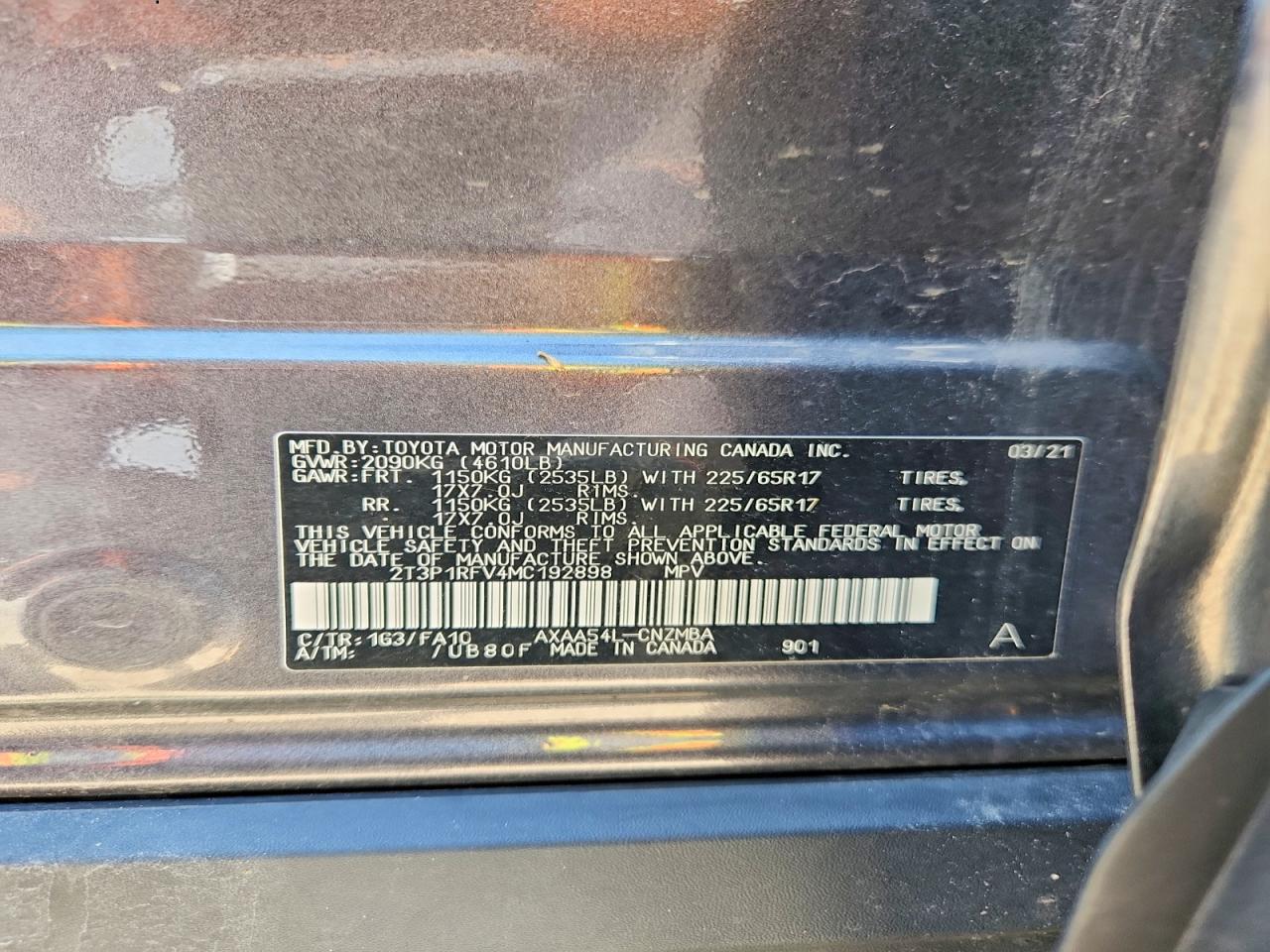 2021 TOYOTA RAV4 XLE photo 25