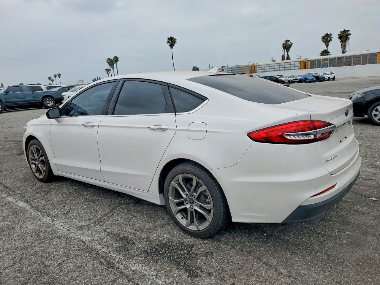 2020 FORD FUSION SEL photo 2