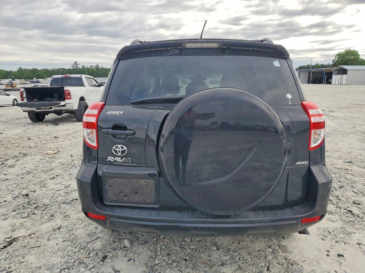 2011 TOYOTA RAV4 BASE photo 16