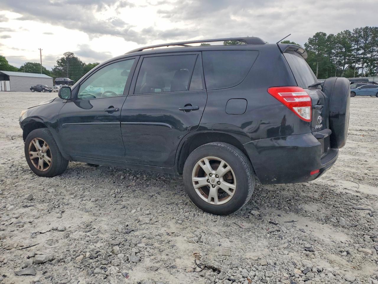 2011 TOYOTA RAV4 BASE photo 4