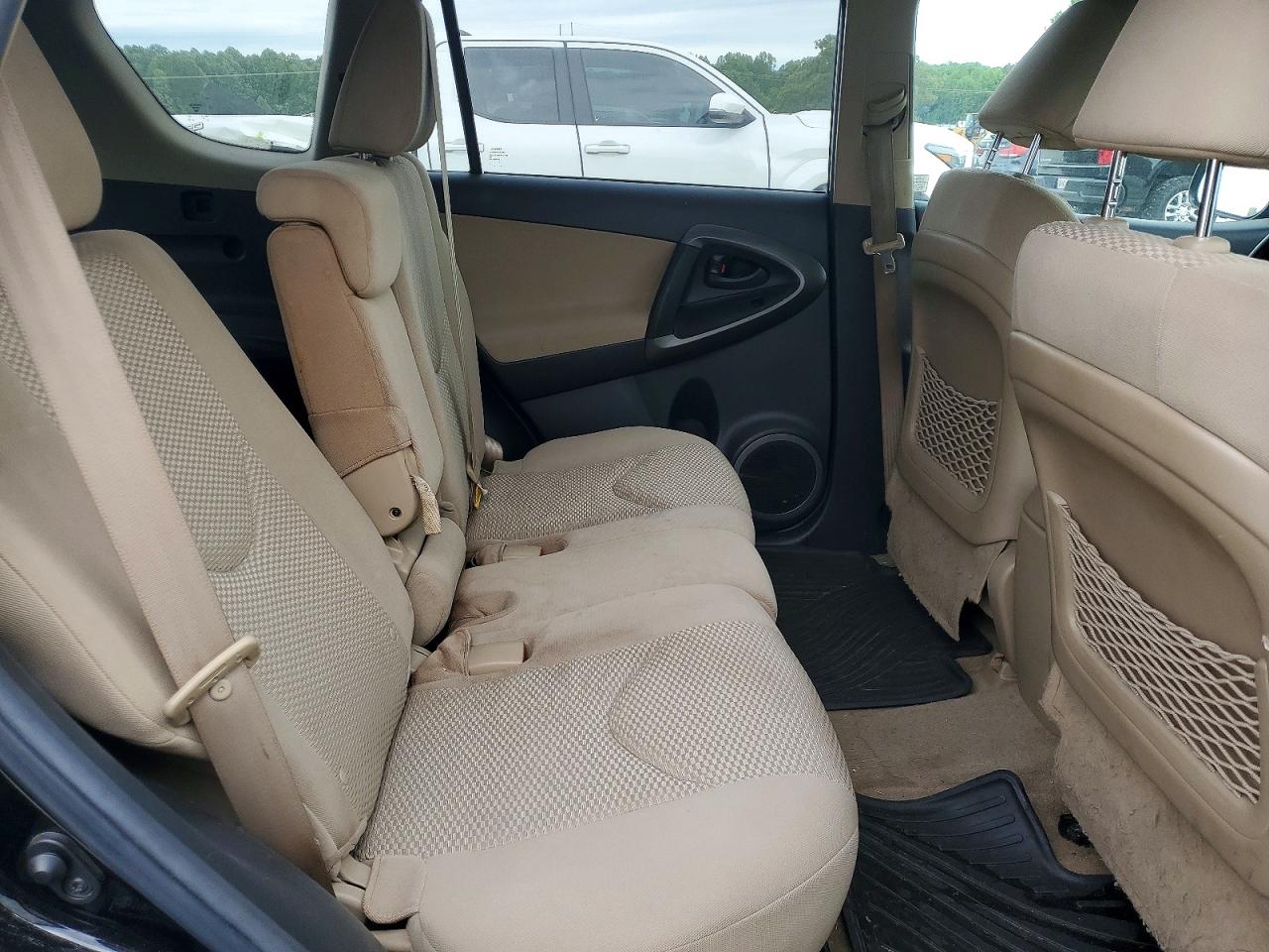 2011 TOYOTA RAV4 BASE photo 31