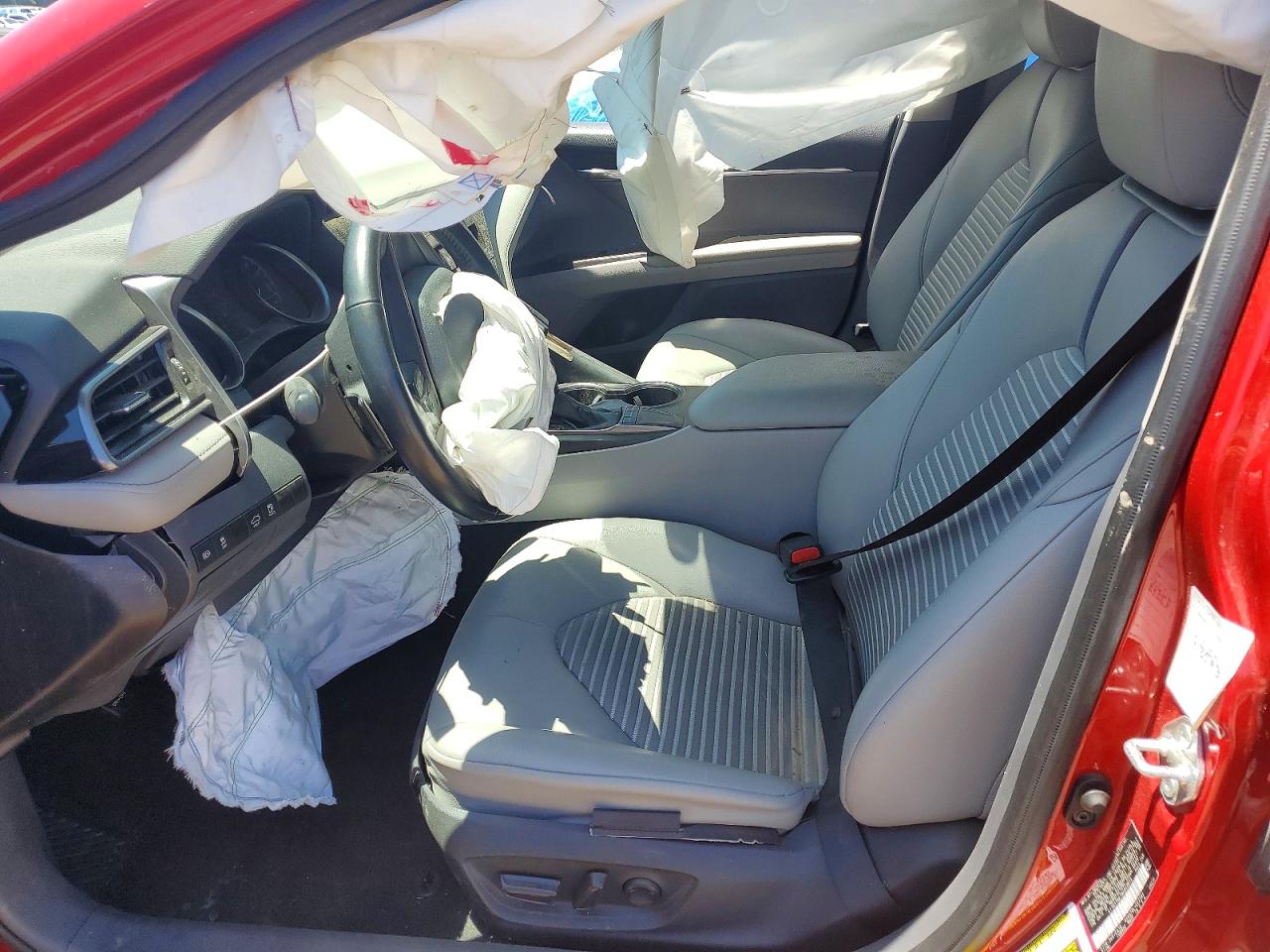 2022 TOYOTA CAMRY SE photo 13