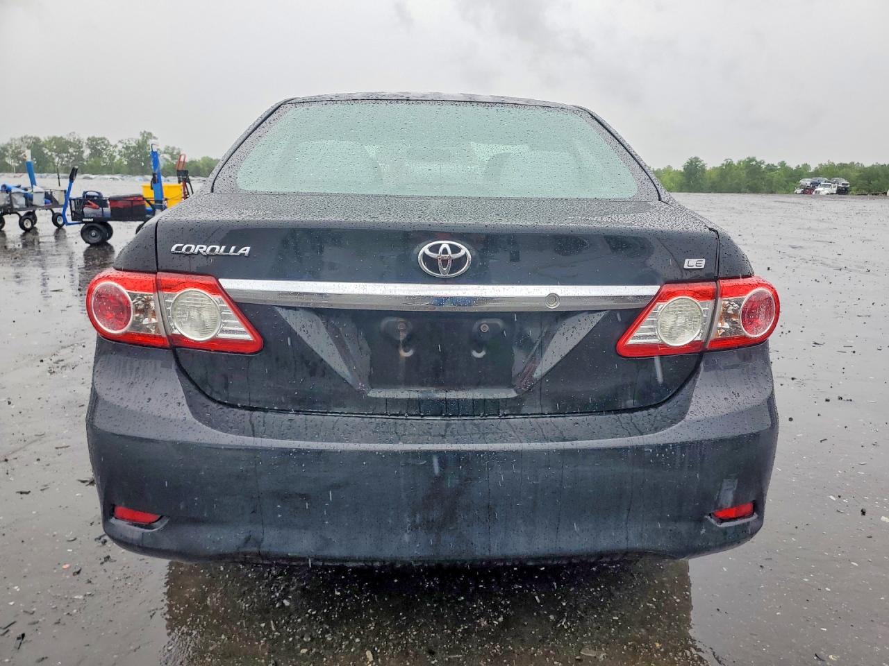 2011 TOYOTA COROLLA LE photo 11