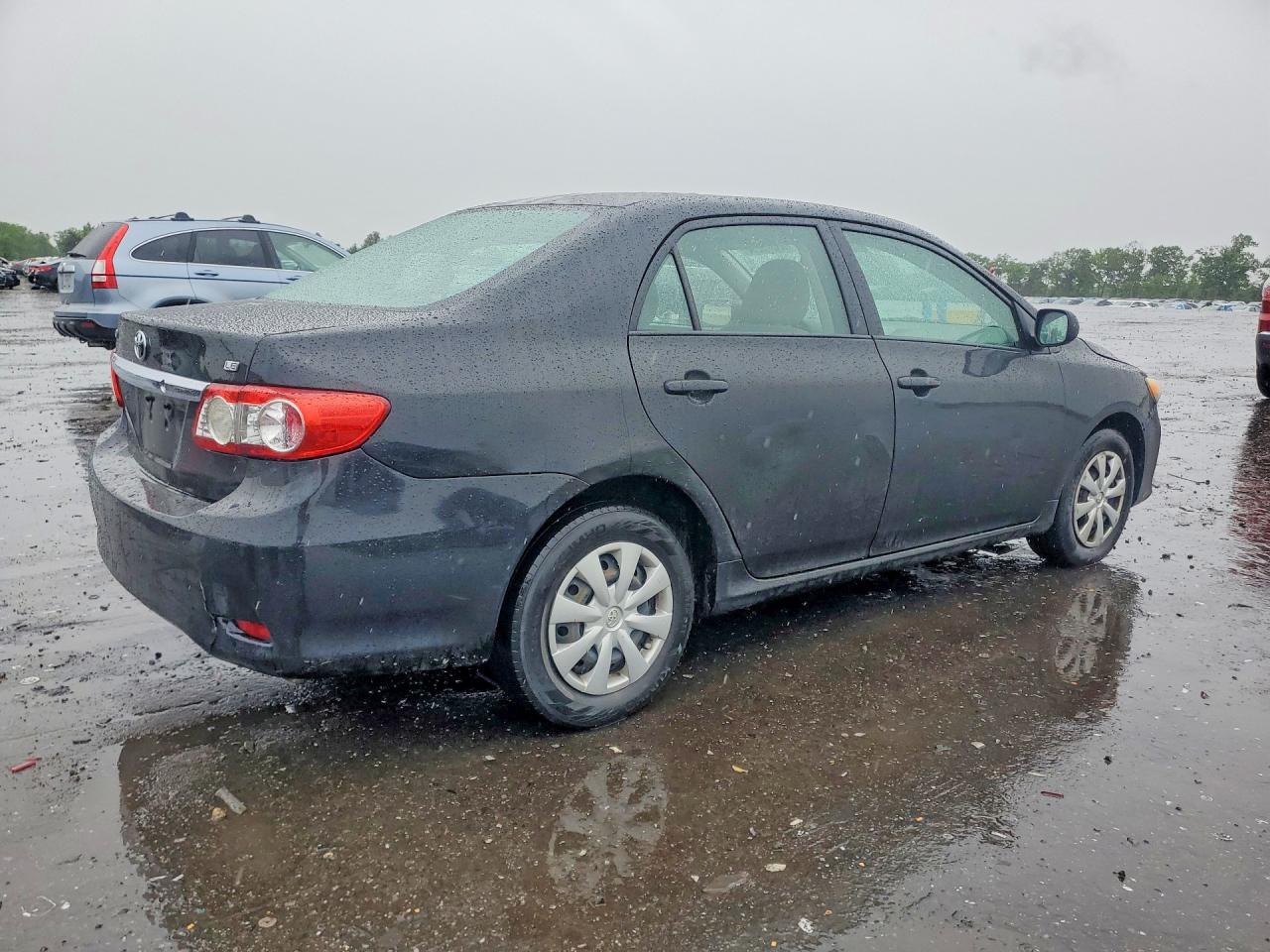 2011 TOYOTA COROLLA LE photo 5