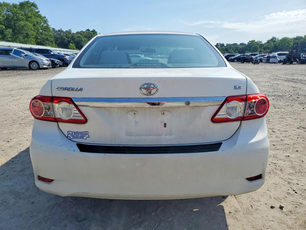 2011 TOYOTA COROLLA LE photo 11