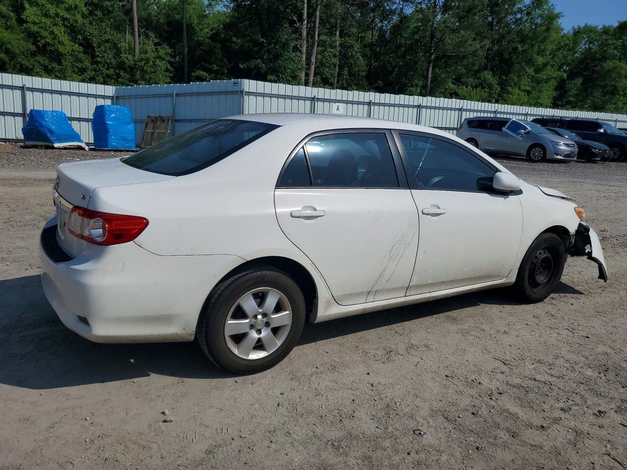 2011 TOYOTA COROLLA LE photo 5