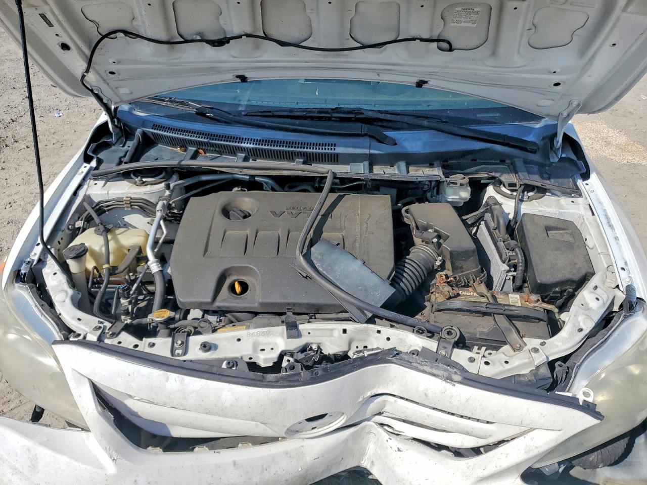 2011 TOYOTA COROLLA LE photo 21