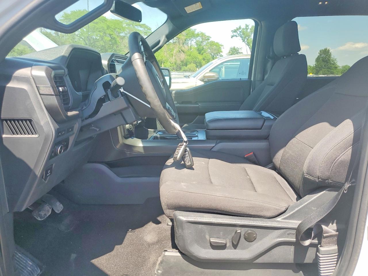 2024 FORD F150 XLT photo 19